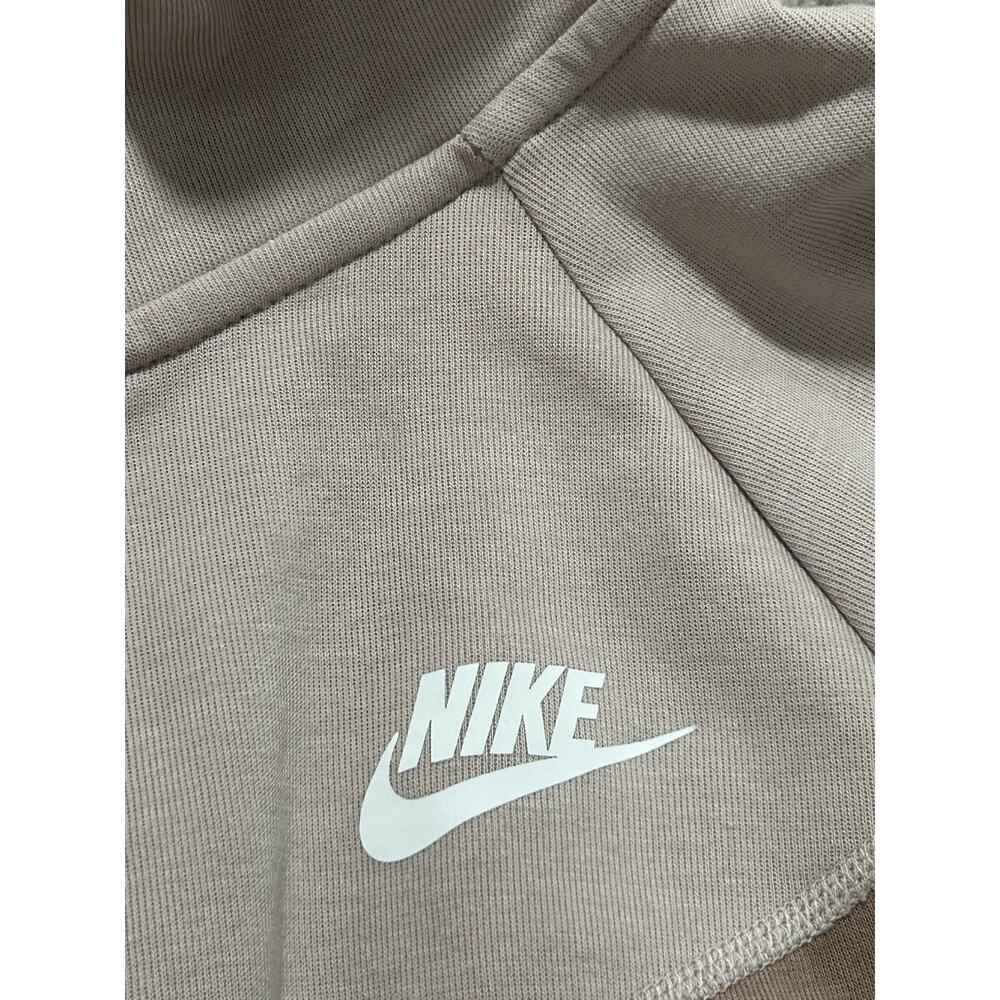 Nike Women's M Sportswear Windrunner Cream Tech Fleece BV3455-283 - Picture 8 of 10